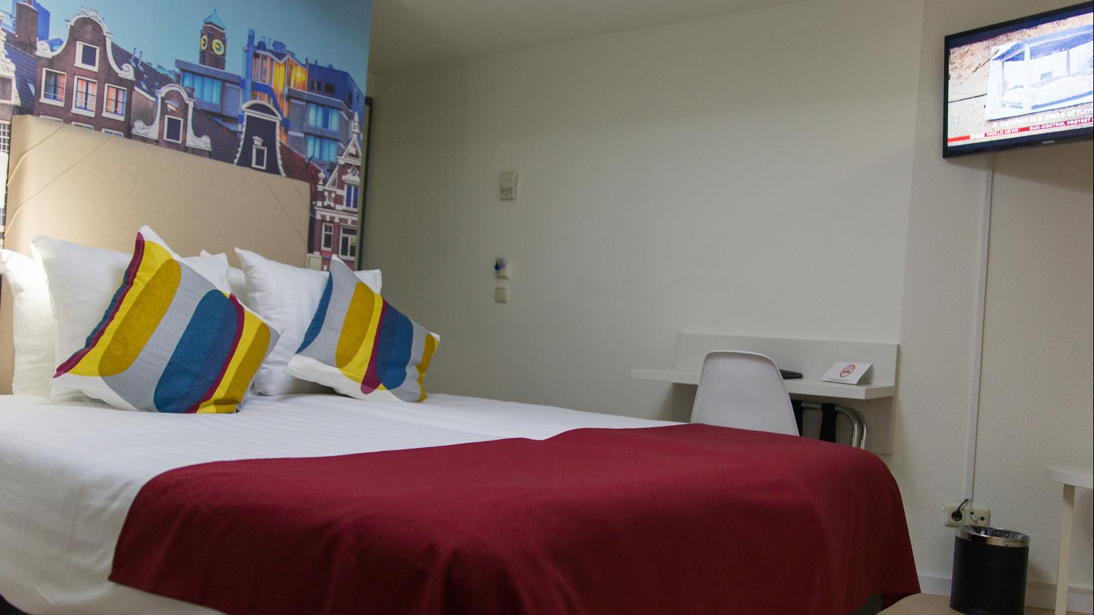 Budget Double Room - France Hotel